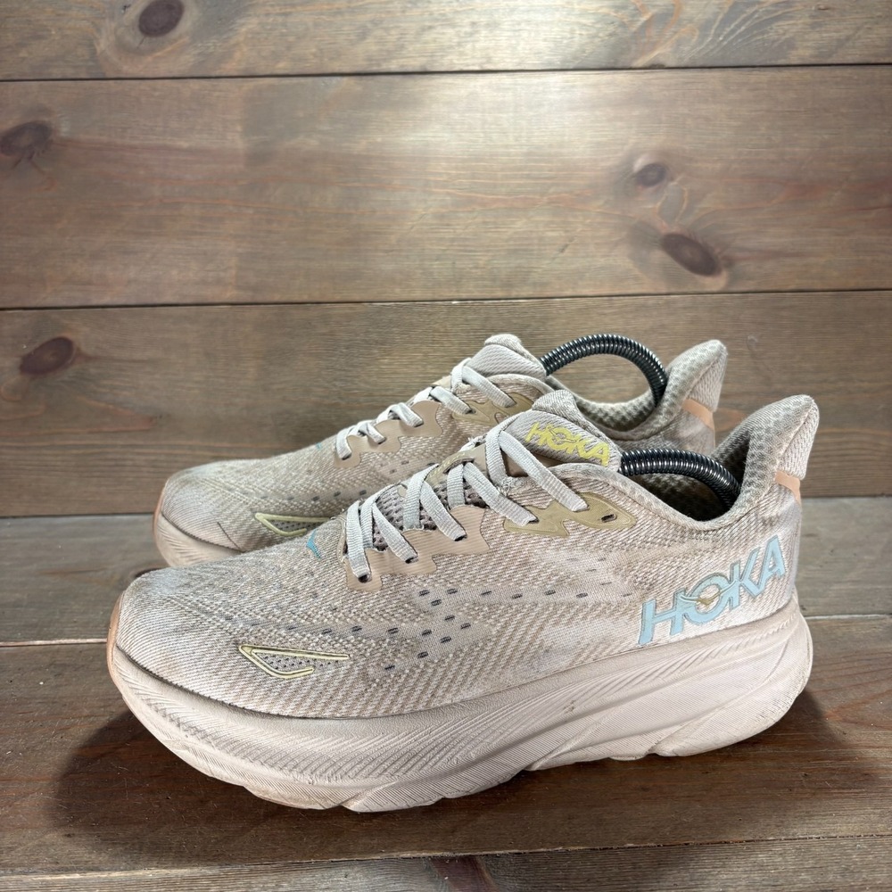 Hoka Clifton 9 Mens size 7 shoes beige Mesh Lace Up Cushioned running sneakers